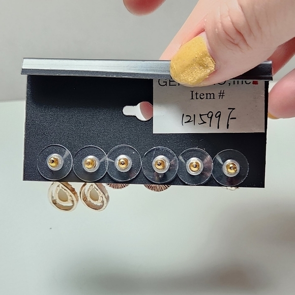 g by Gennaro Clear Glass and Pearl Earring Set - Picture 6 of 12